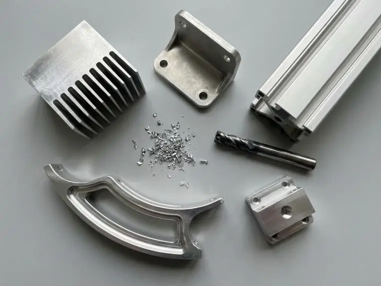 Werkzeuggeometrie und Spanabfuhr beim Aluminiumfräsen als zentrale Prozesshebel